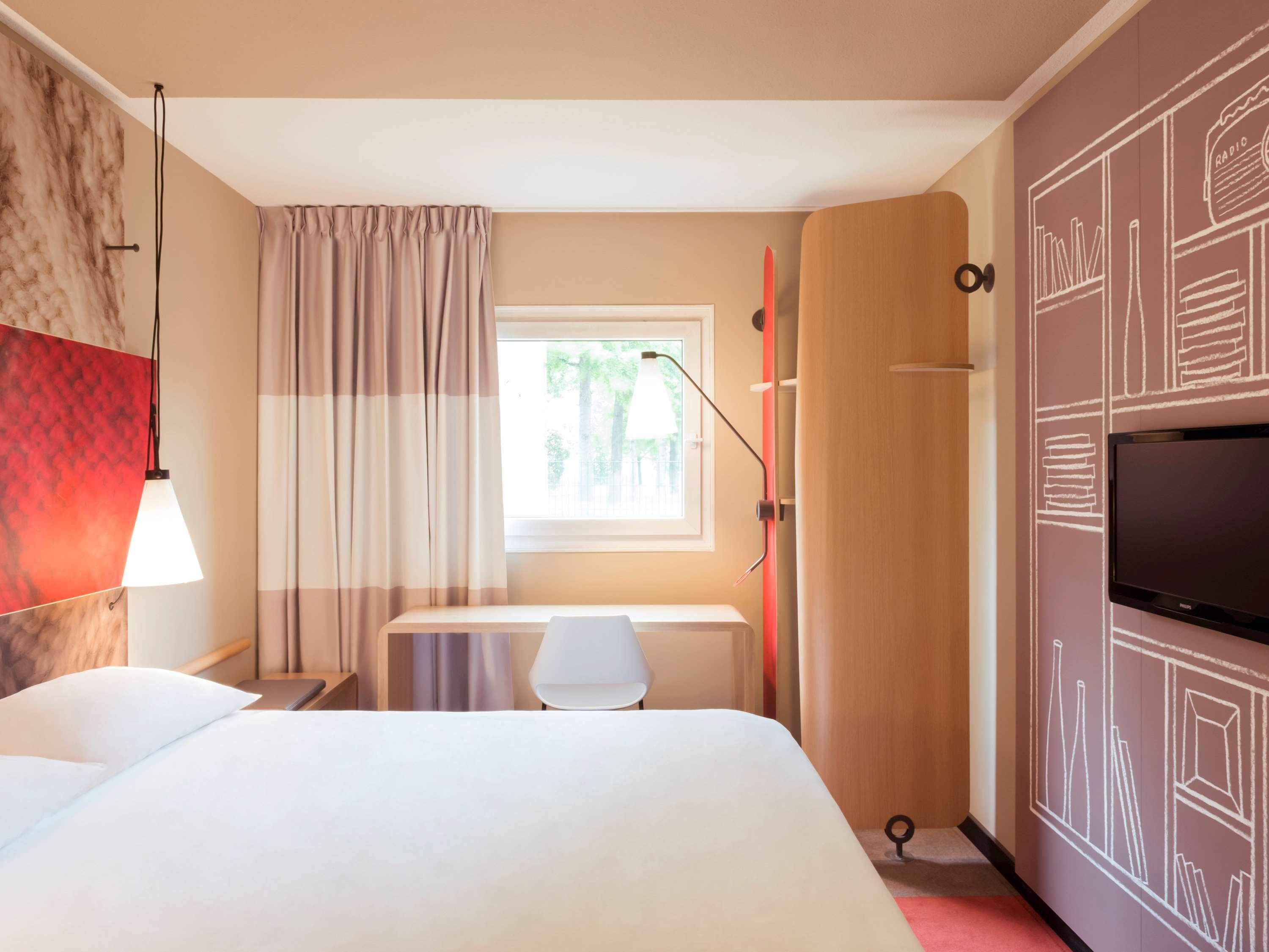 Ibis Aachen Marschiertor - Aix-La-Chapelle Hotel Bagian luar foto